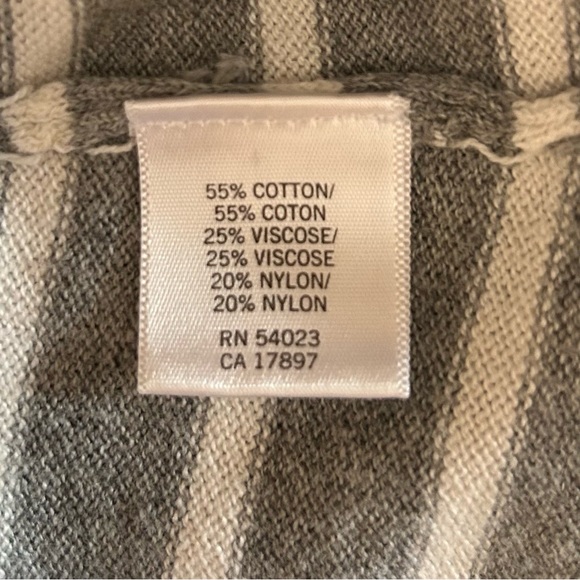 Banana Republic Striped V-Neck Cardigan Grey White Women’s XS - Picture 7 of 9